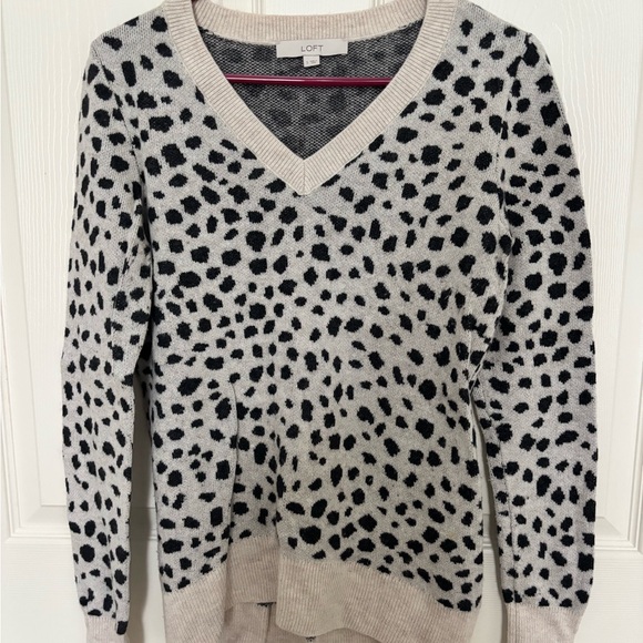 LOFT Black and White V-Neck Sweater - Picture 2 of 7